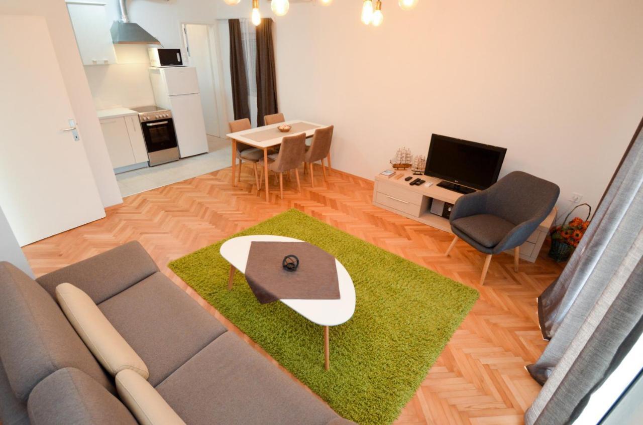 Tea Apartment *